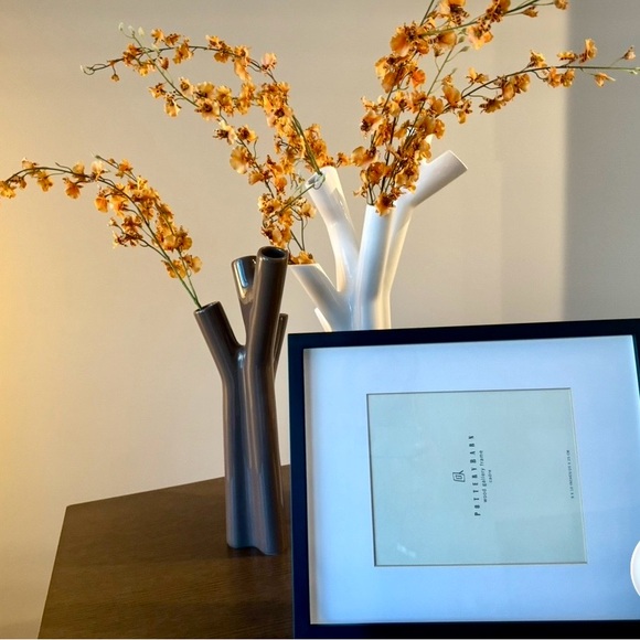 Black and White Photo Frame by Pottery Barn - Picture 5 of 6